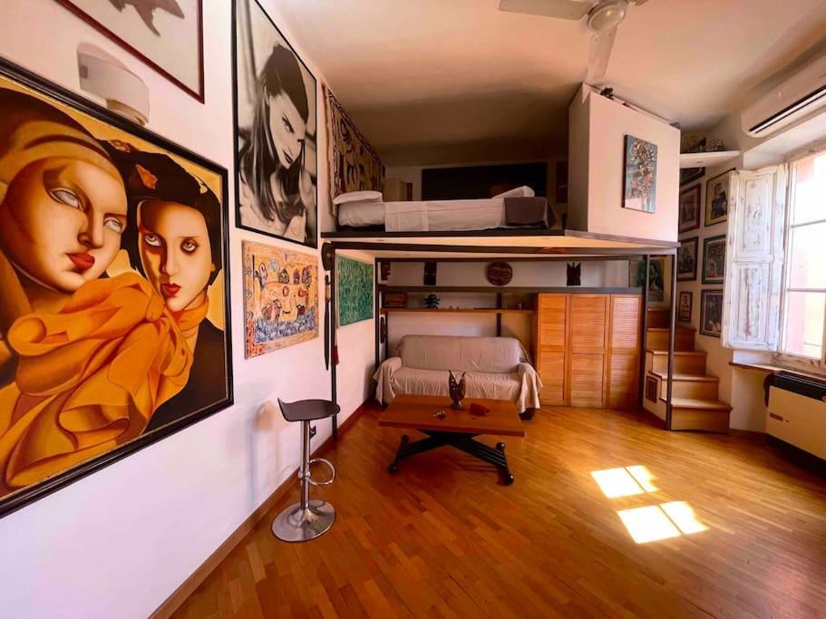 ローマOur Arty Flat In Montiアパートメント エクステリア 写真