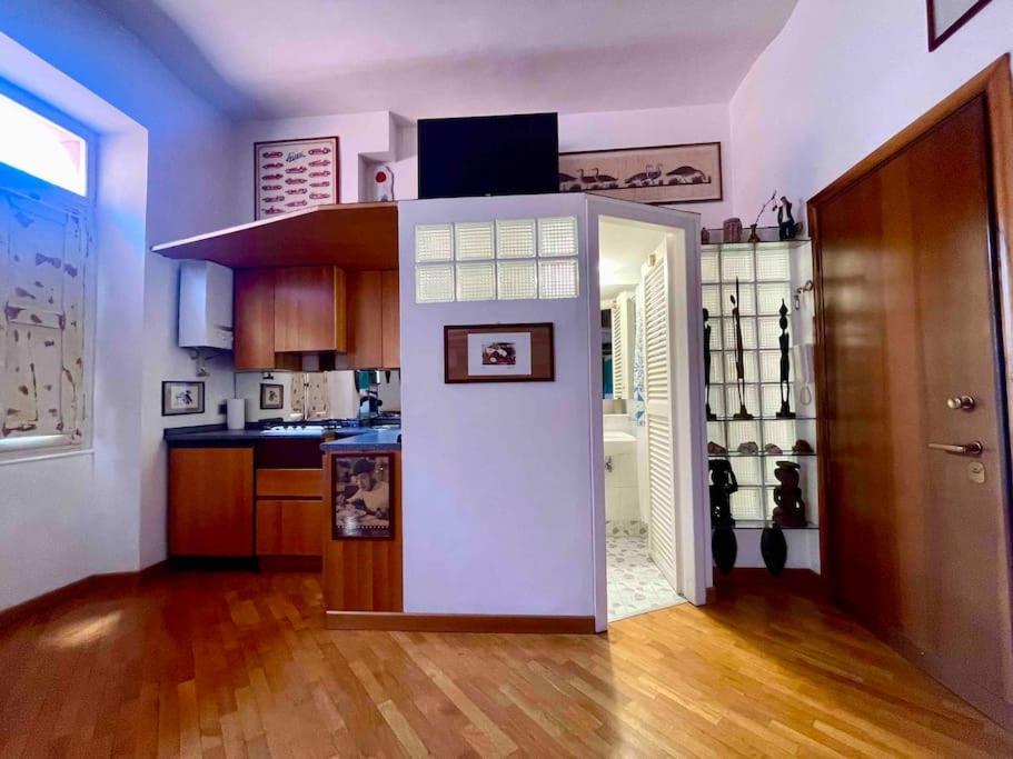ローマOur Arty Flat In Montiアパートメント エクステリア 写真