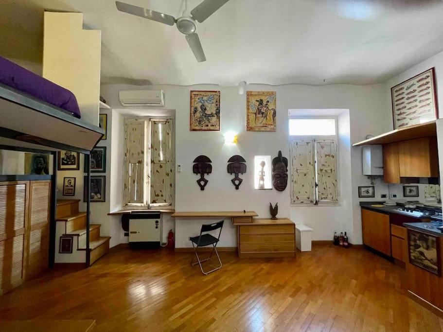 ローマOur Arty Flat In Montiアパートメント エクステリア 写真